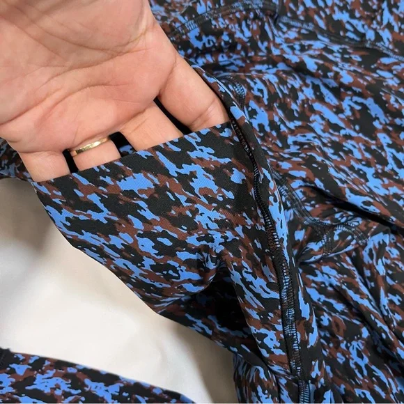 Lululemon Blue, brown and Black Patterned Leggings - Picture 5 of 10